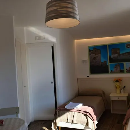 Charming Flat In - 35 Sqm - Smoking Area Access 카노사디풀리아