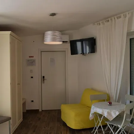 펜션 Charming Flat In - 35 Sqm - Smoking Area Access