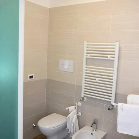 Charming Flat In - 35 Sqm - Smoking Area Access * 카노사디풀리아