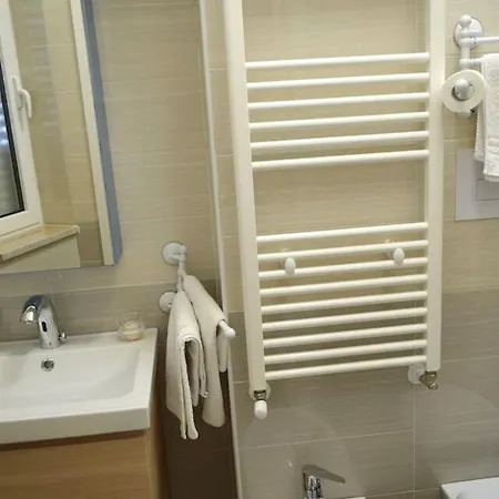 Charming Flat In - 35 Sqm - Smoking Area Access 펜션