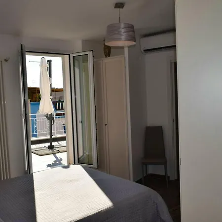 Charming Flat In - 35 Sqm - Smoking Area Access 펜션 *