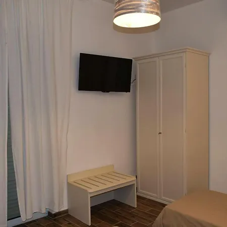 Charming Flat In - 35 Sqm - Smoking Area Access * 카노사디풀리아